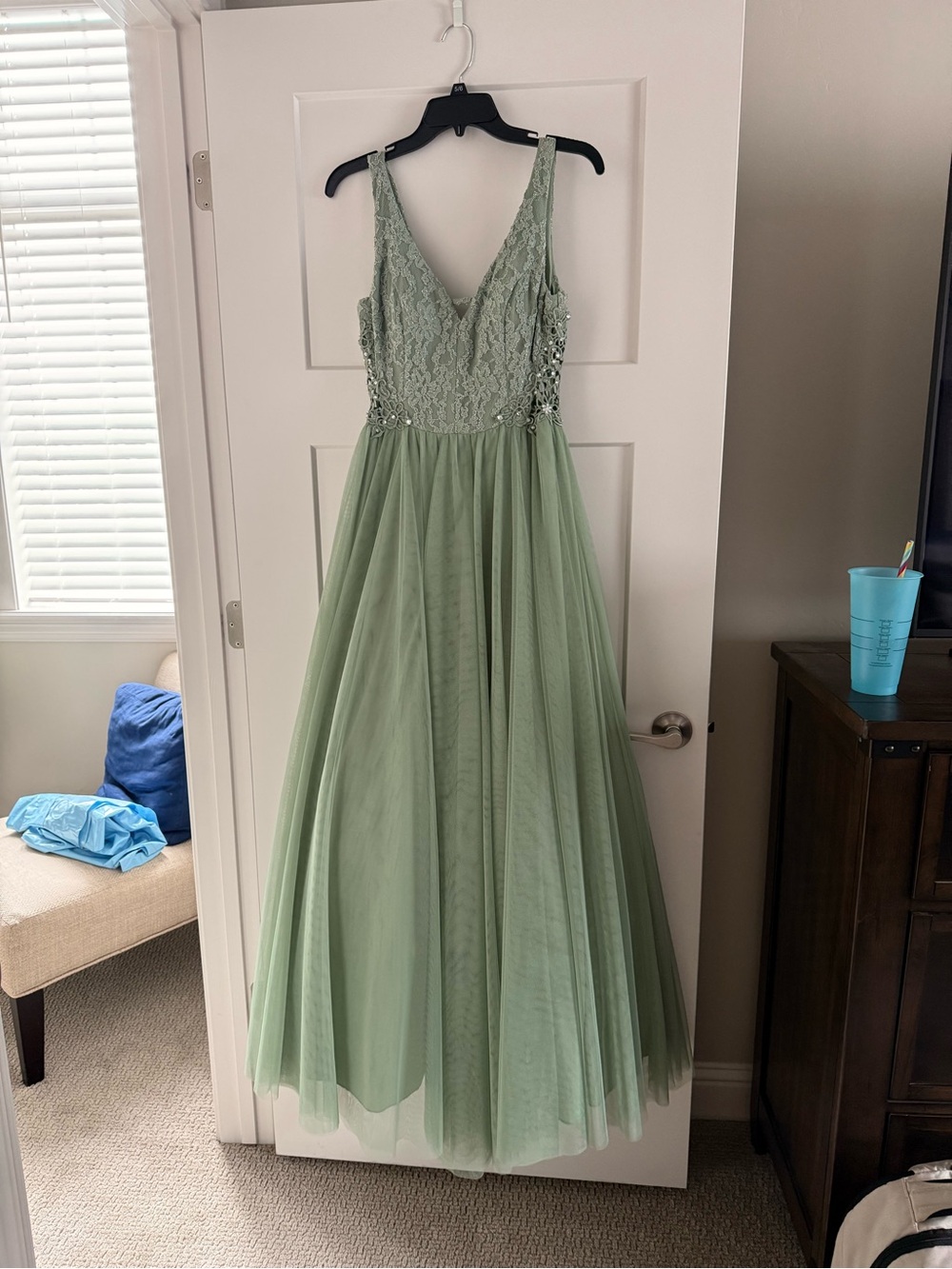 Elegant Sage Green Lace & Tulle Prom Dress